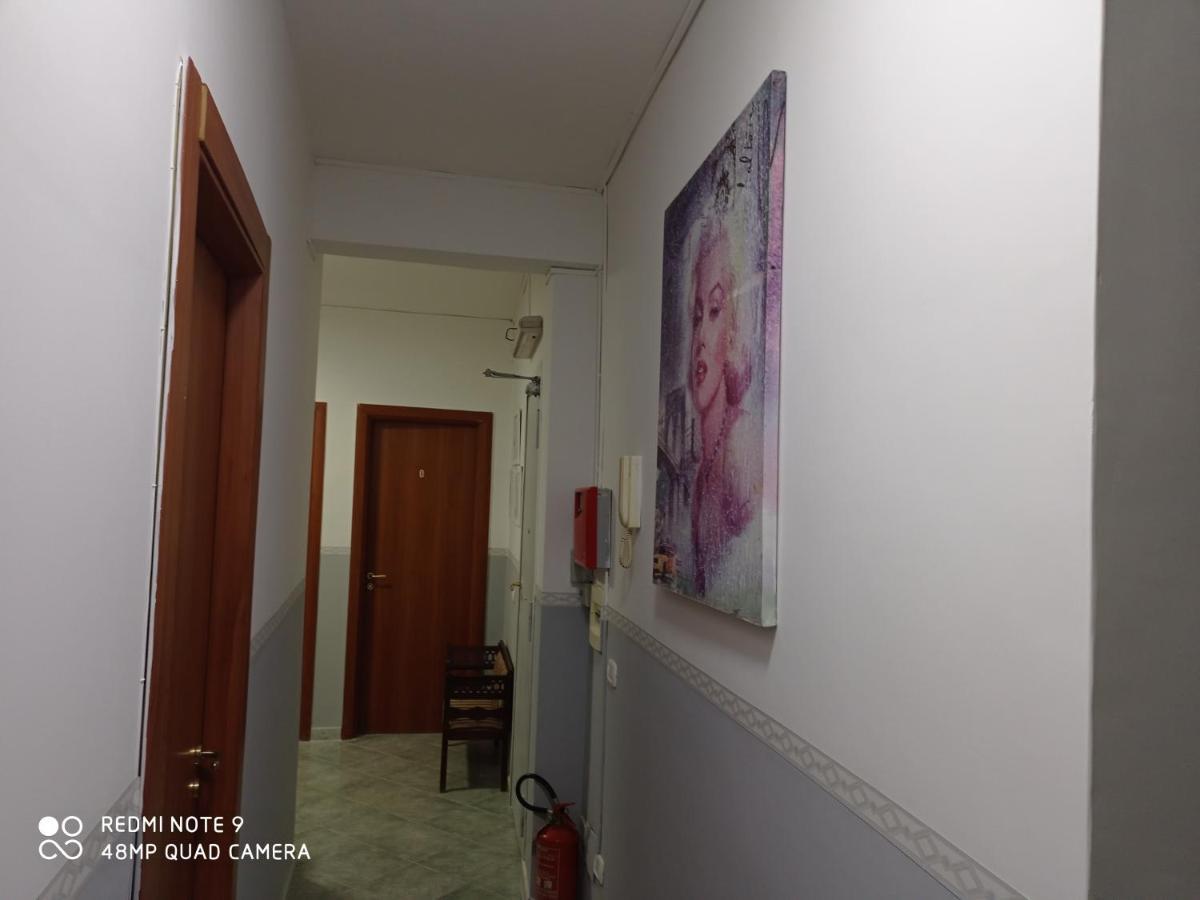 Hotel Alloggio Del Conte Наполи Екстериор снимка