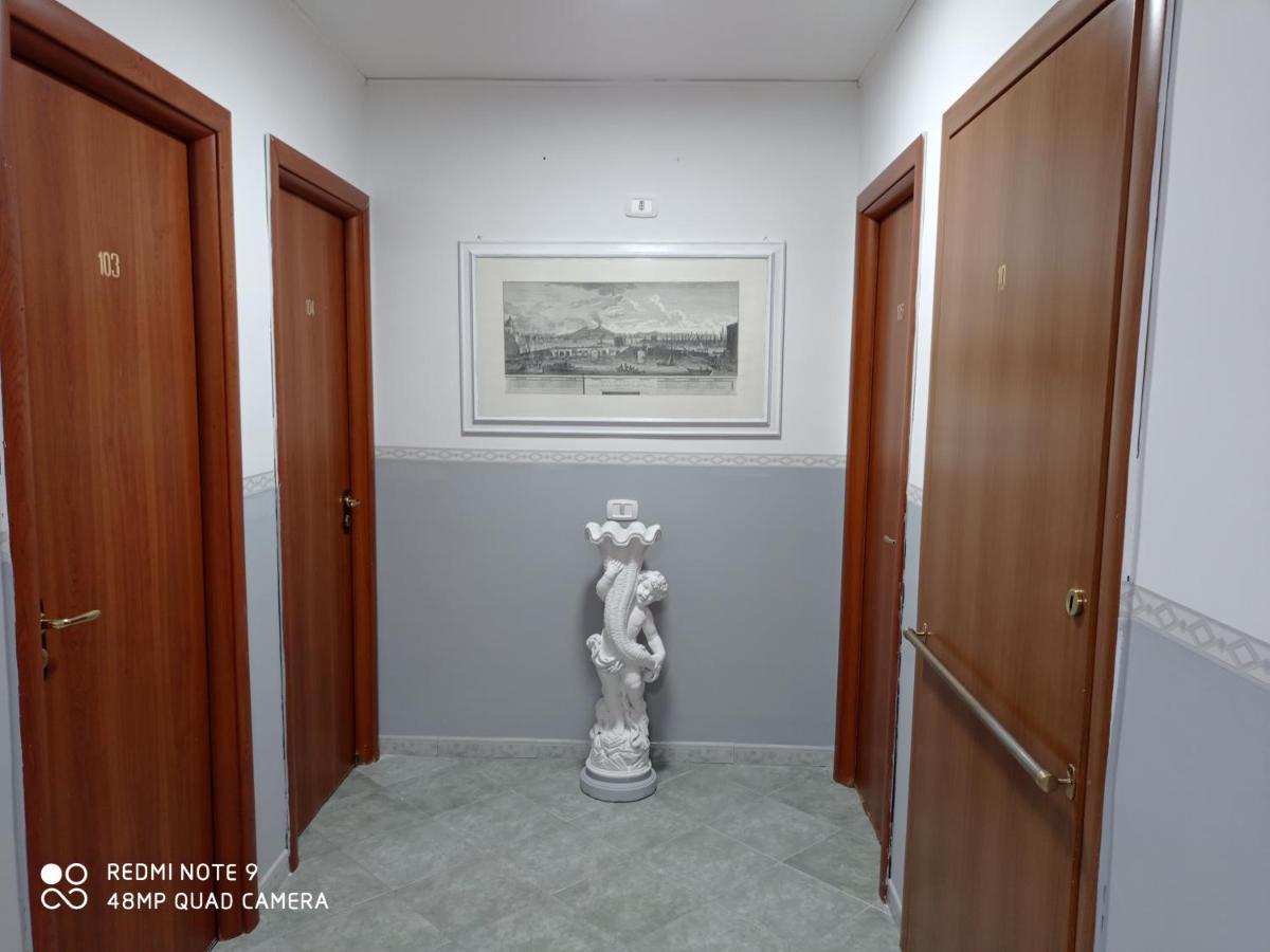 Hotel Alloggio Del Conte Наполи Екстериор снимка