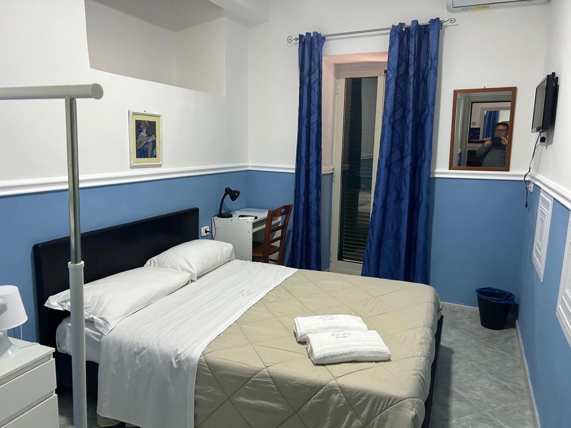 Hotel Alloggio Del Conte Наполи Екстериор снимка