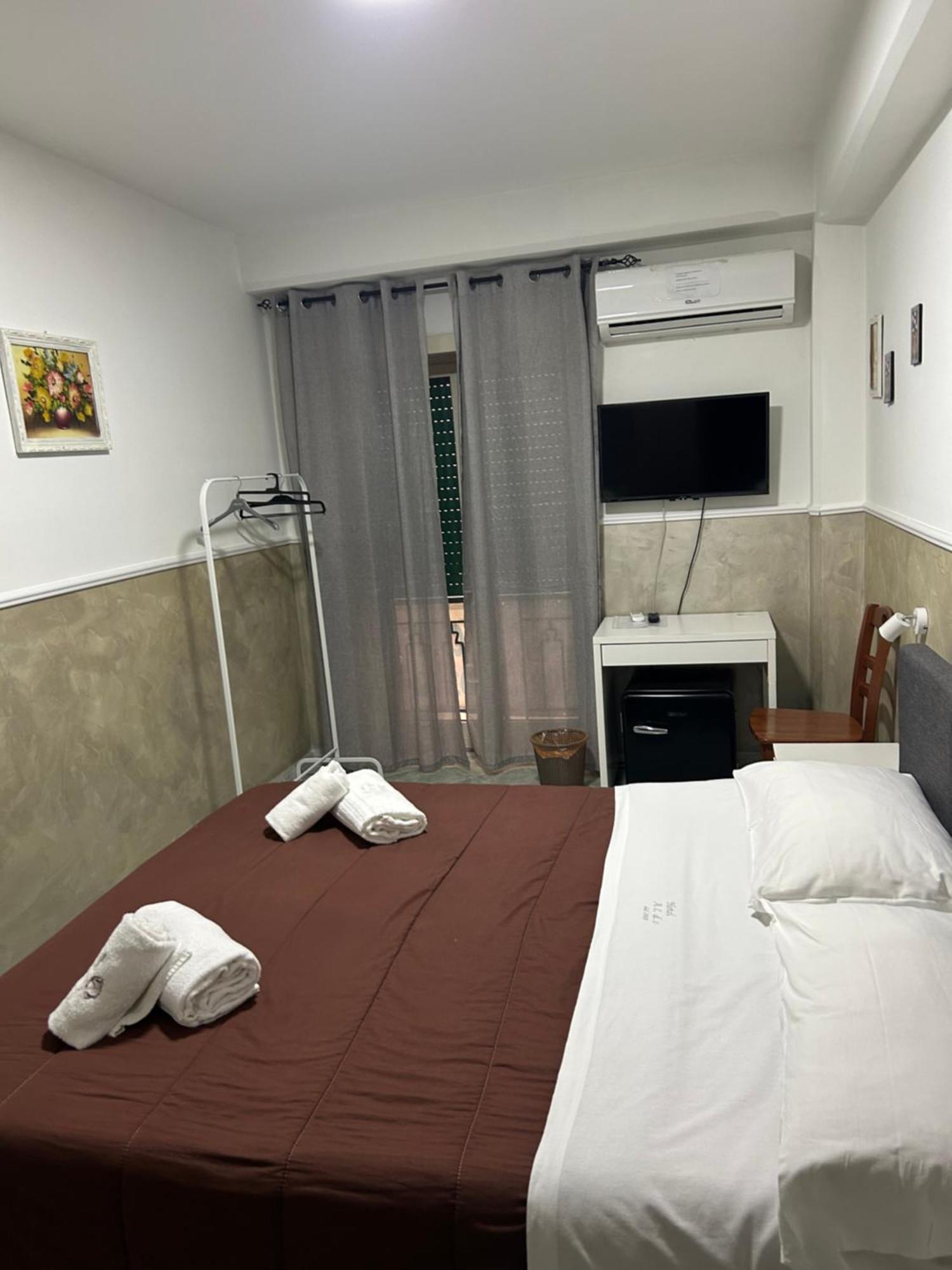 Hotel Alloggio Del Conte Наполи Екстериор снимка