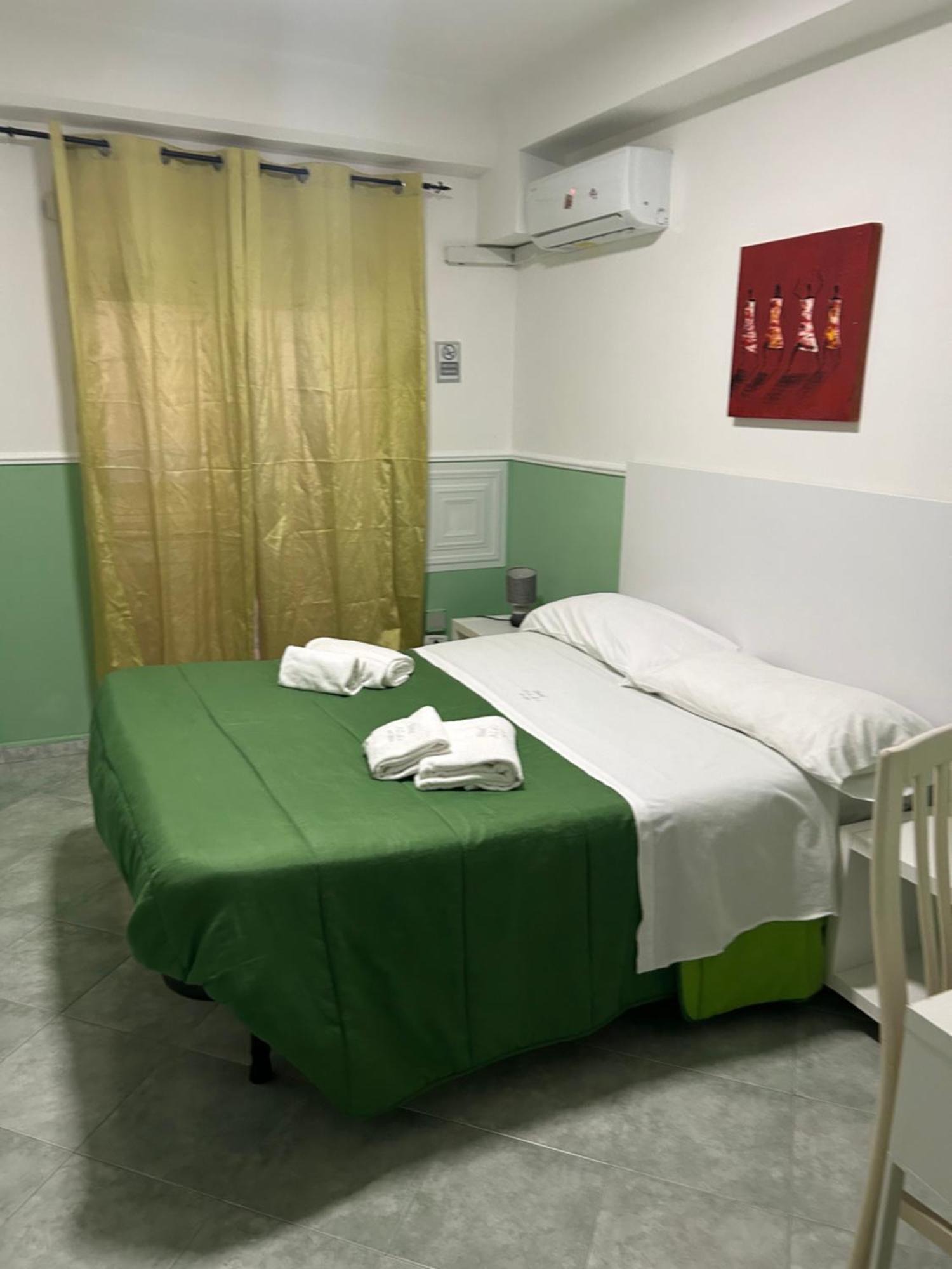 Hotel Alloggio Del Conte Наполи Екстериор снимка