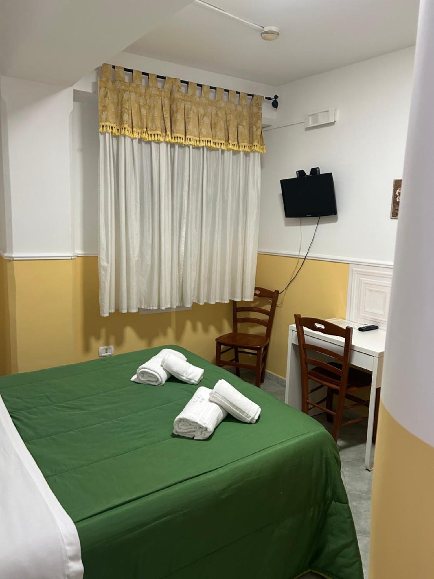 Hotel Alloggio Del Conte Наполи Екстериор снимка
