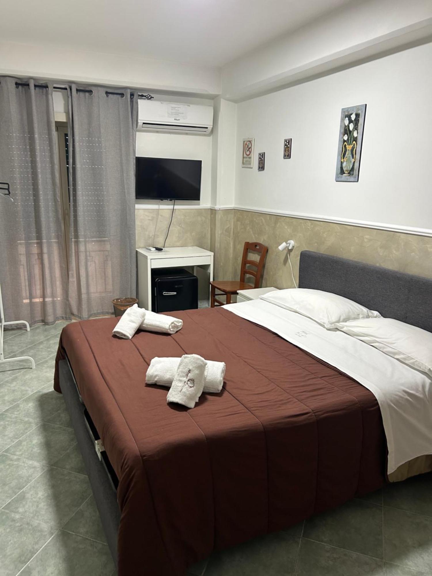 Hotel Alloggio Del Conte Наполи Екстериор снимка